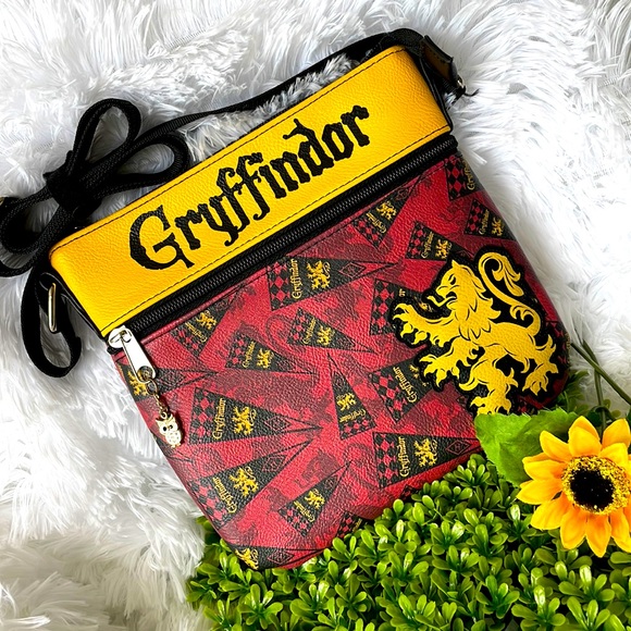 Warner Bros. Handbags - Harry Potter Gryffindor Crossbody